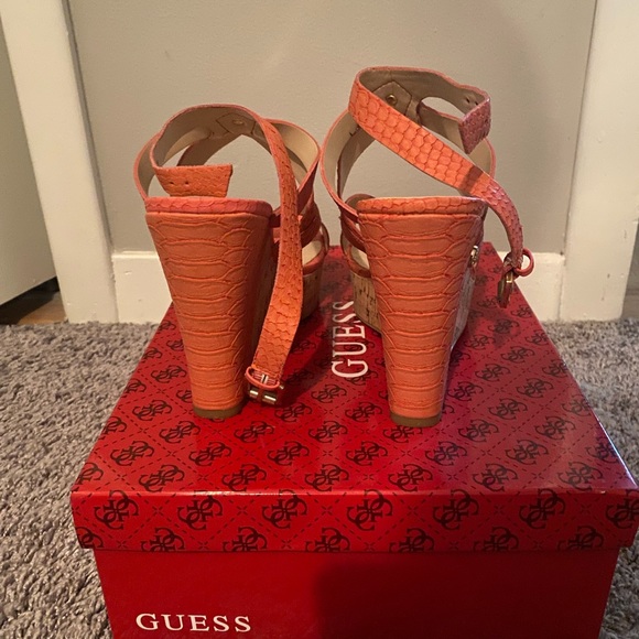 Guess Orange Snake Skin Wedges Size 7.5 - Picture 3 of 4